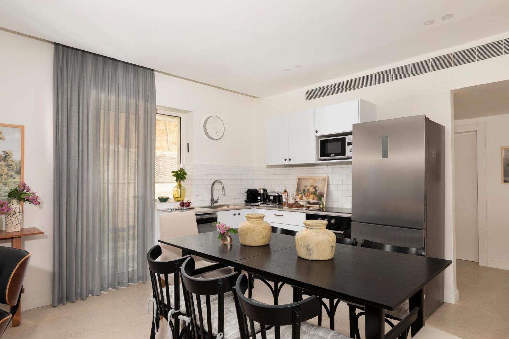 The J - Luxury Apartments By Localz Gerusalemme Esterno foto
