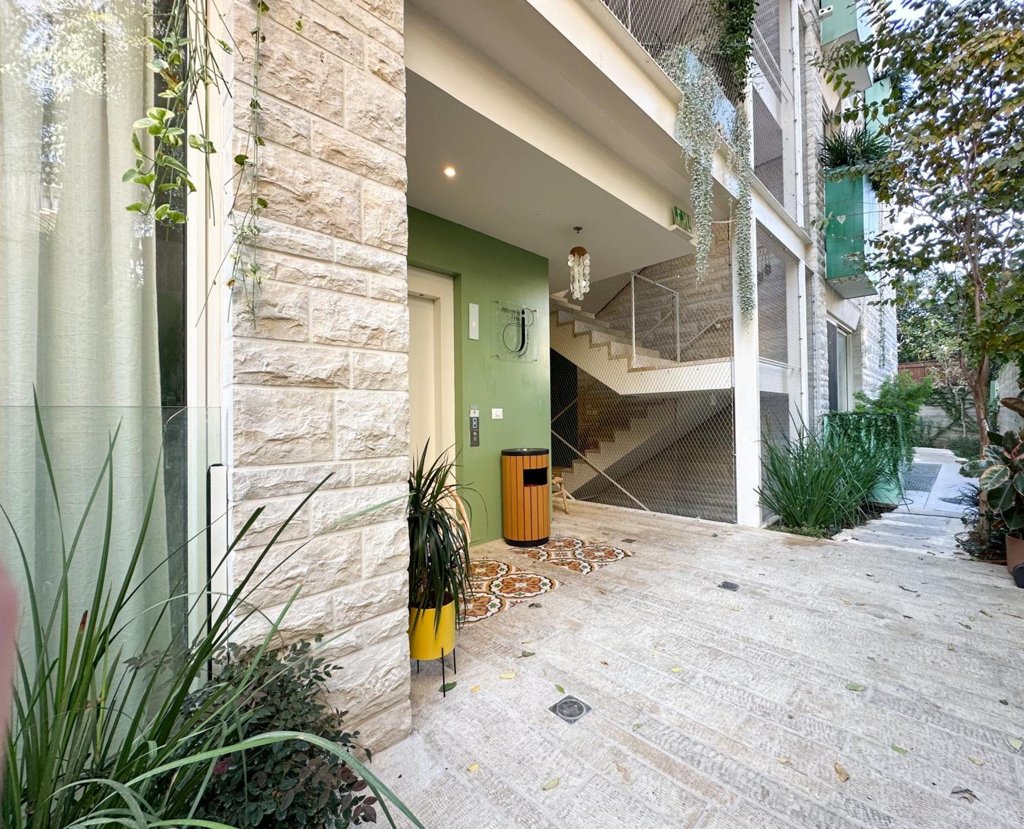 The J - Luxury Apartments By Localz Gerusalemme Esterno foto